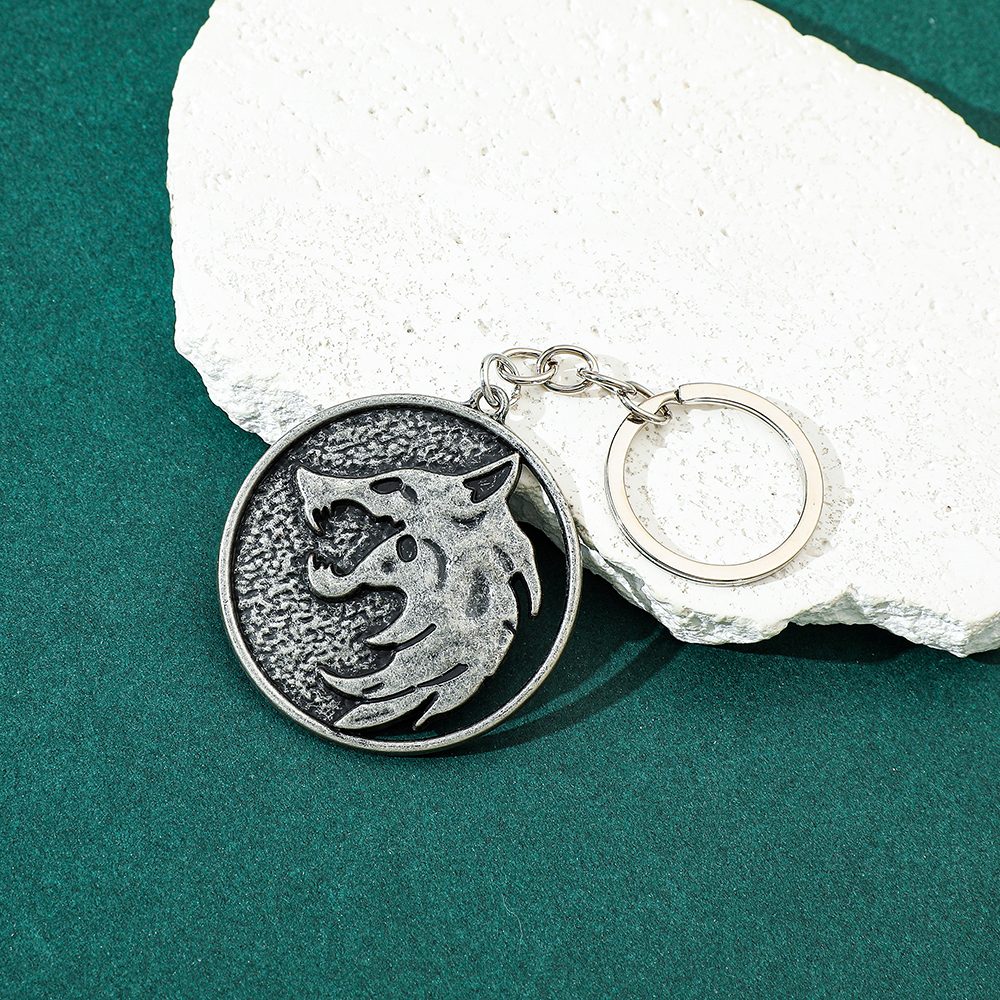 Vintage Wolf Head Keychain Gam - Vintage Necklace ulasan dan harga