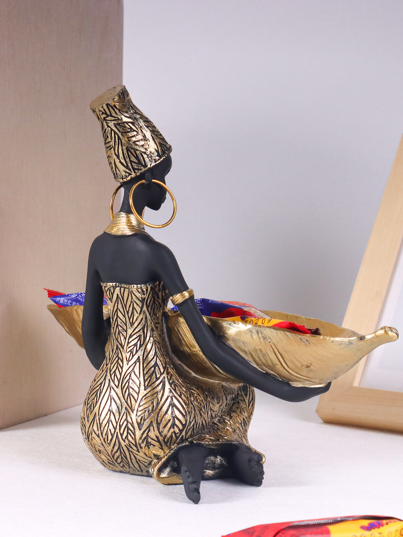 African Girl Holding a Plate S - Vintage Collectible Ornaments ulasan dan harga